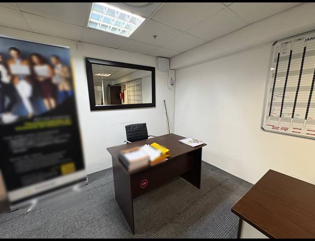 105M² OFFICE TO LET IN CLAREMONT